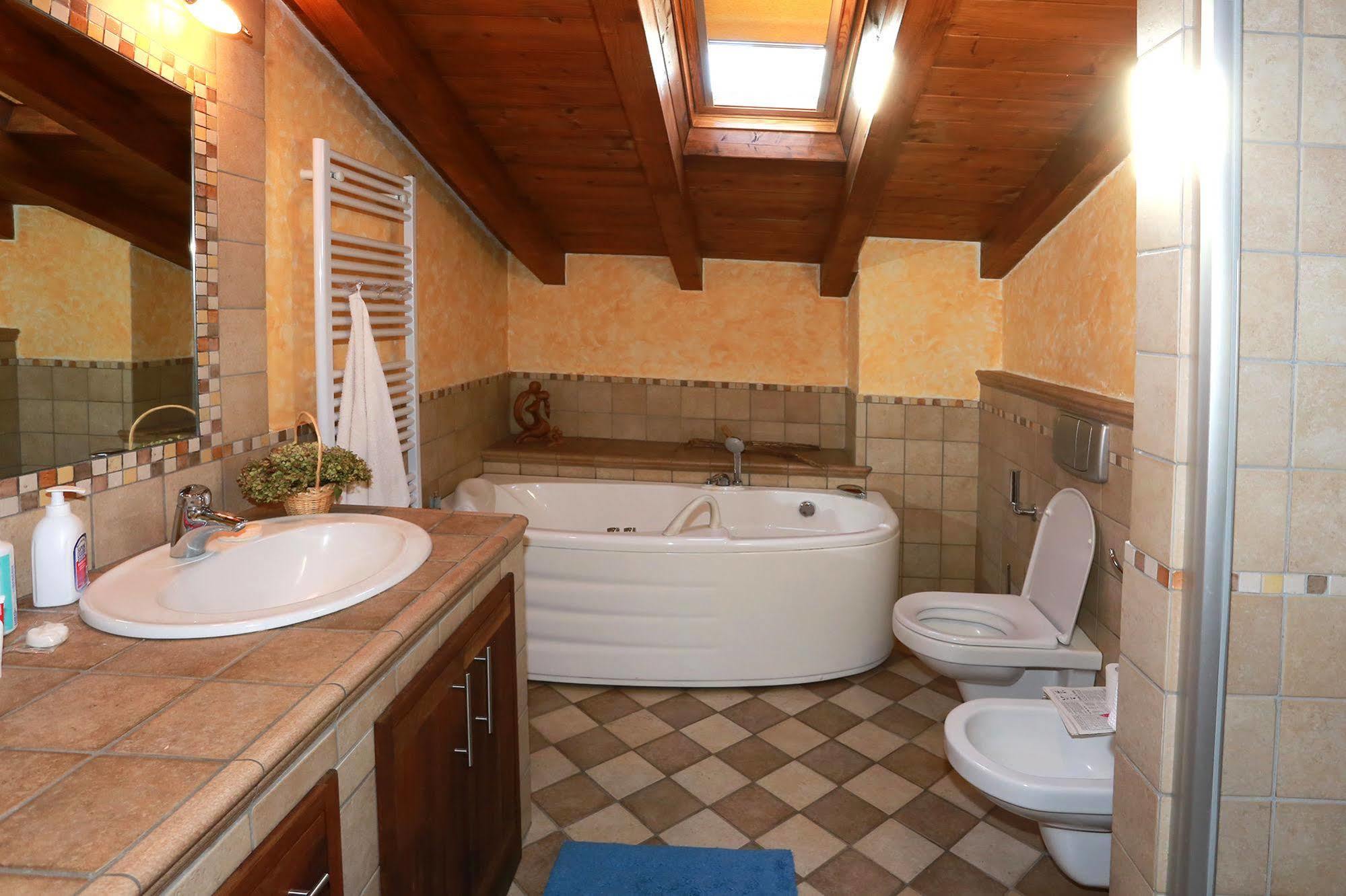 The Lake Apartment Колико Экстерьер фото